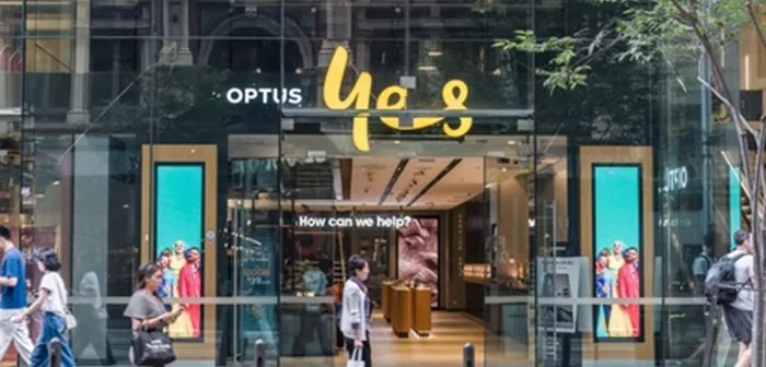 Regulators watch as Optus works to restore mobile services for affected users